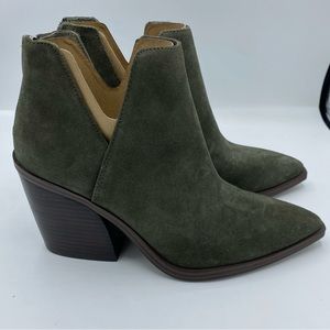 Vince Camuto Gigietta Suede Bootie in Green size 8 NWT